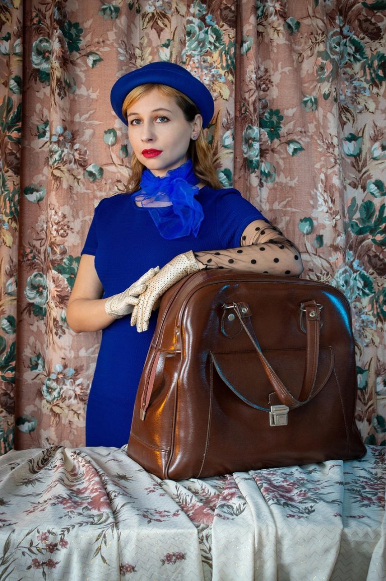 woman, suitcase, portrait, fashion, retro, vintage, style, blue dress, hat, scarf, gloves, pose, model, bag, travel bag, patterns, fabrics